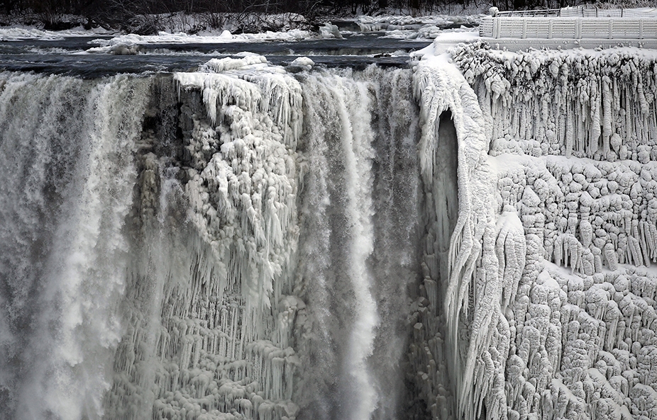 static.euronews.com_images_news_img_pod_niagara_falls_pod_big_0901_retaille.jpg