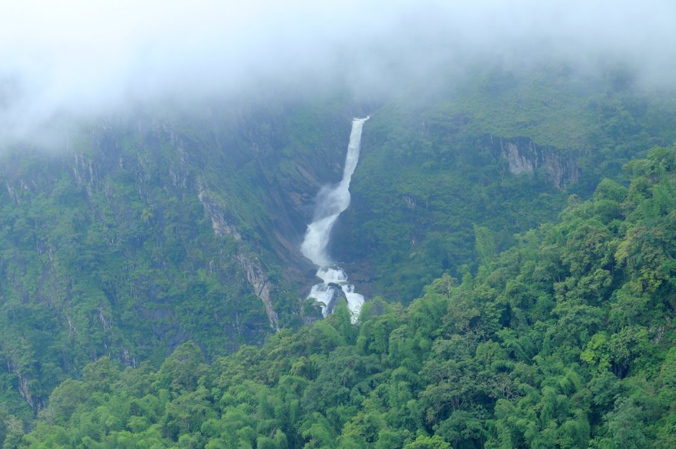 www.kerals.com_kerala_wp_content_uploads_2013_11_waterfall_Kerala.jpg