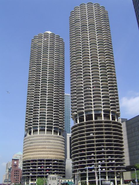 65ea3ee48a10c684fa4e982dfe00fcba--marina-city-chicago-trip.jpg